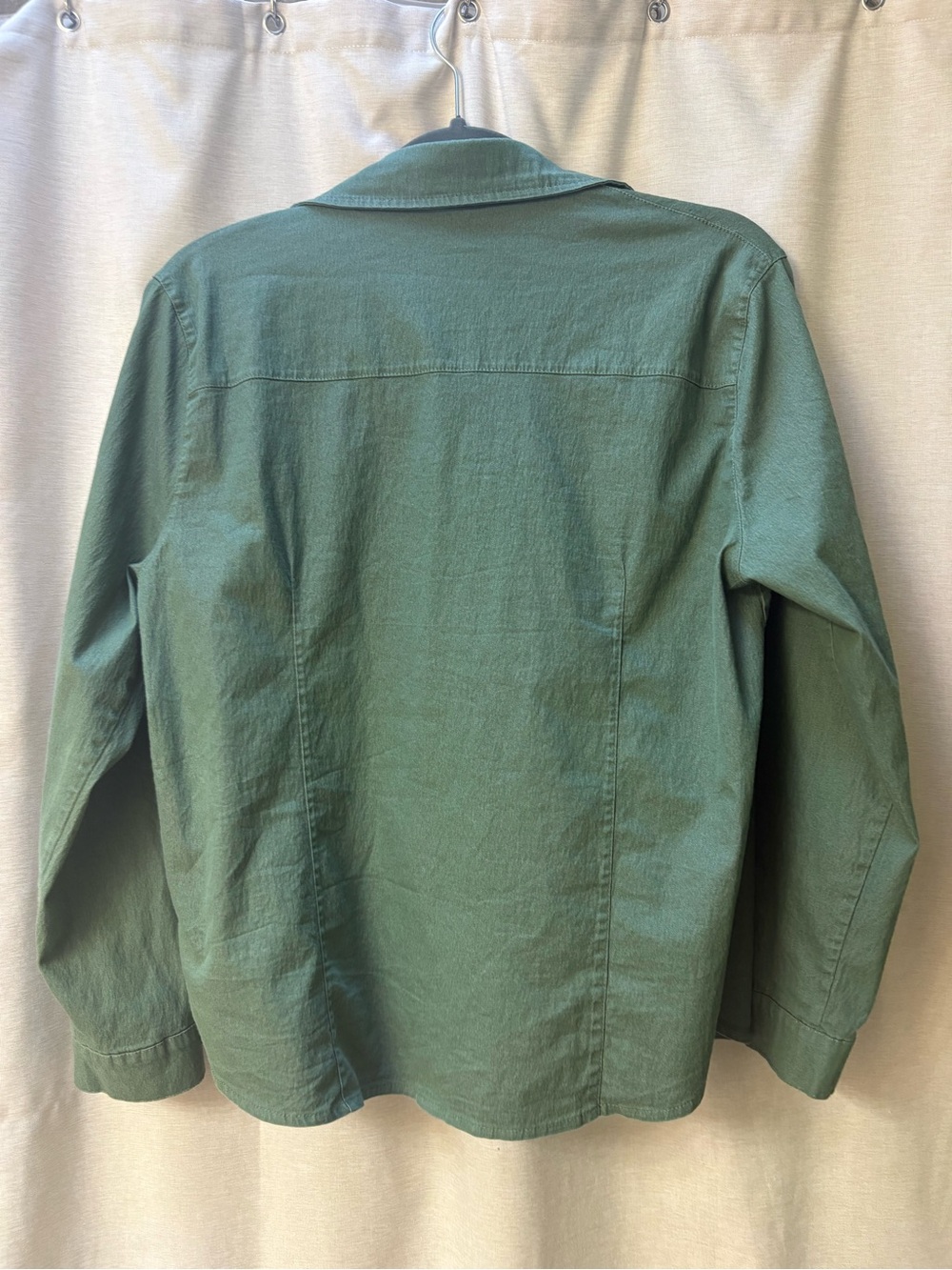 Women’s Green Button-Front Utility Jacket - Picture 3 of 5